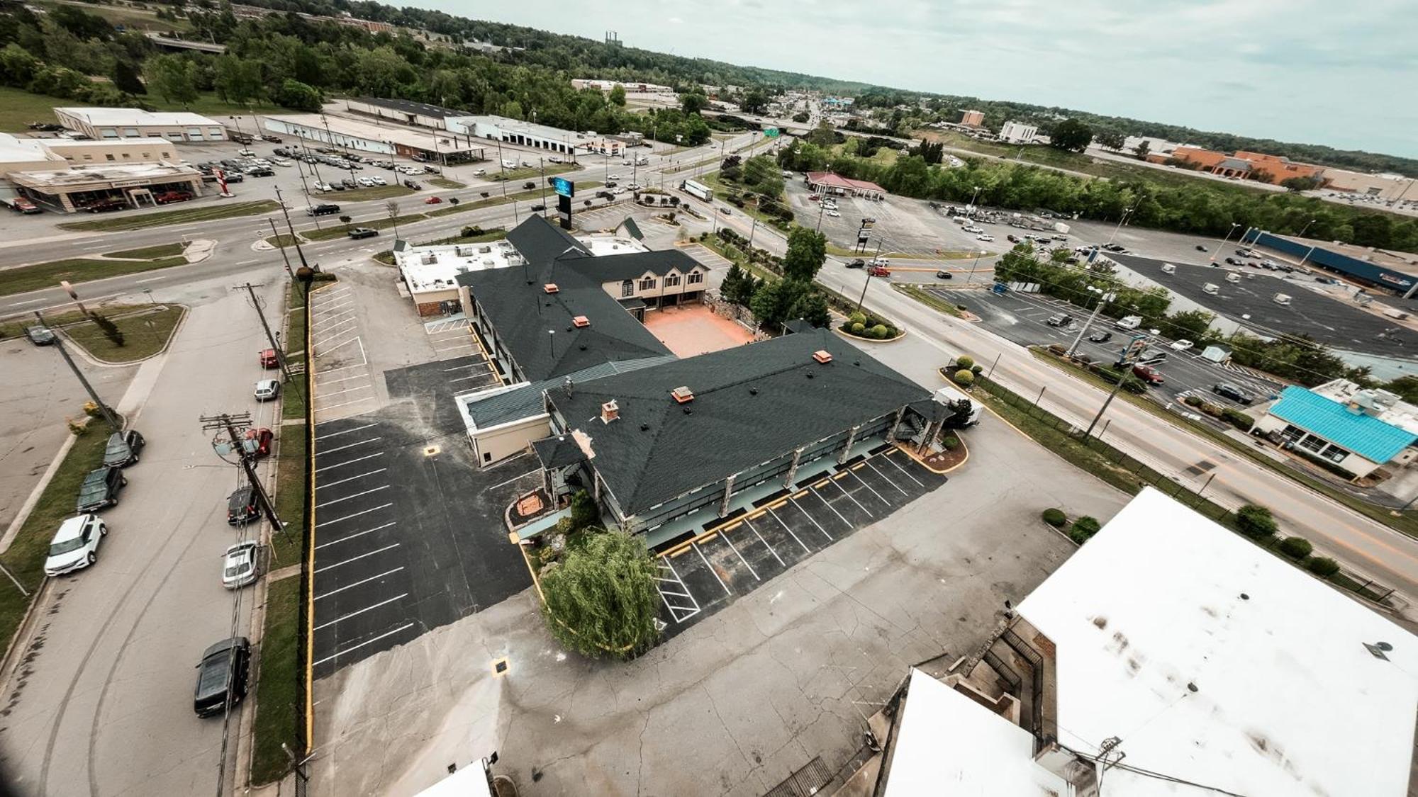 Riverside Inn & Suites By Oyo Danville Ceaser Casino Екстериор снимка