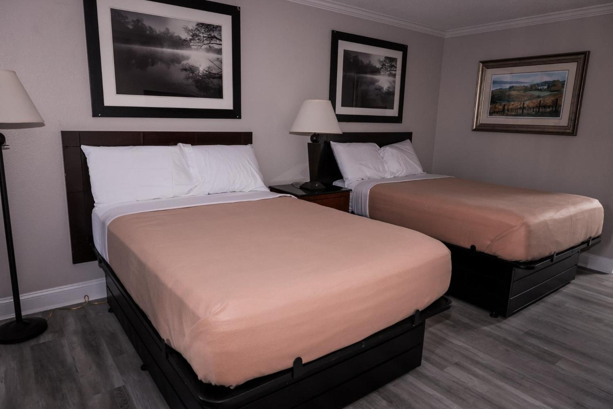 Riverside Inn & Suites By Oyo Danville Ceaser Casino Екстериор снимка